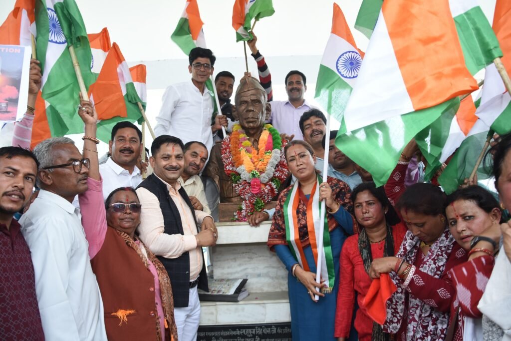 कैबिनेट मंत्री के नेतृत्व में सोमेश्वर में निकाली गई तिरंगा शौर्य सम्मान यात्रा