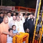 मुरादाबाद में दिखा सीएम योगी का वात्सल्य: जिस बच्ची का कराया था दाखिला, उसी के हाथों कराया ‘श्री राम वाटिका’ का लोकार्पण